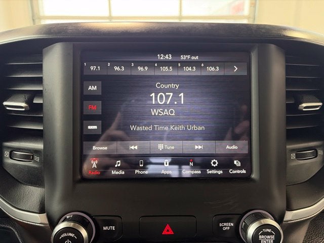 2020 RAM 1500 Big Horn Crew Cab 4x4 5'7' Box