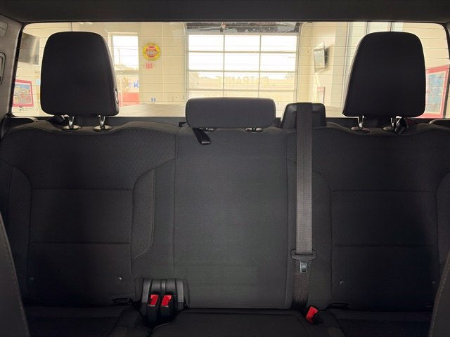 2022 Chevrolet Silverado 1500 4WD Double Cab Standard Bed LT with 2FT