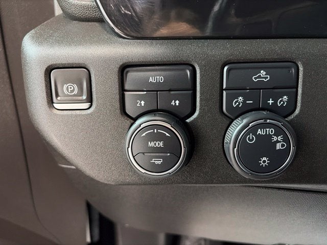 2022 Chevrolet Silverado 1500 4WD Double Cab Standard Bed LT with 2FT