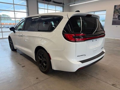 2024 Chrysler Pacifica Hybrid S Appearance Pkg