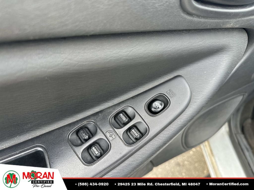 2004 Chrysler Sebring Base