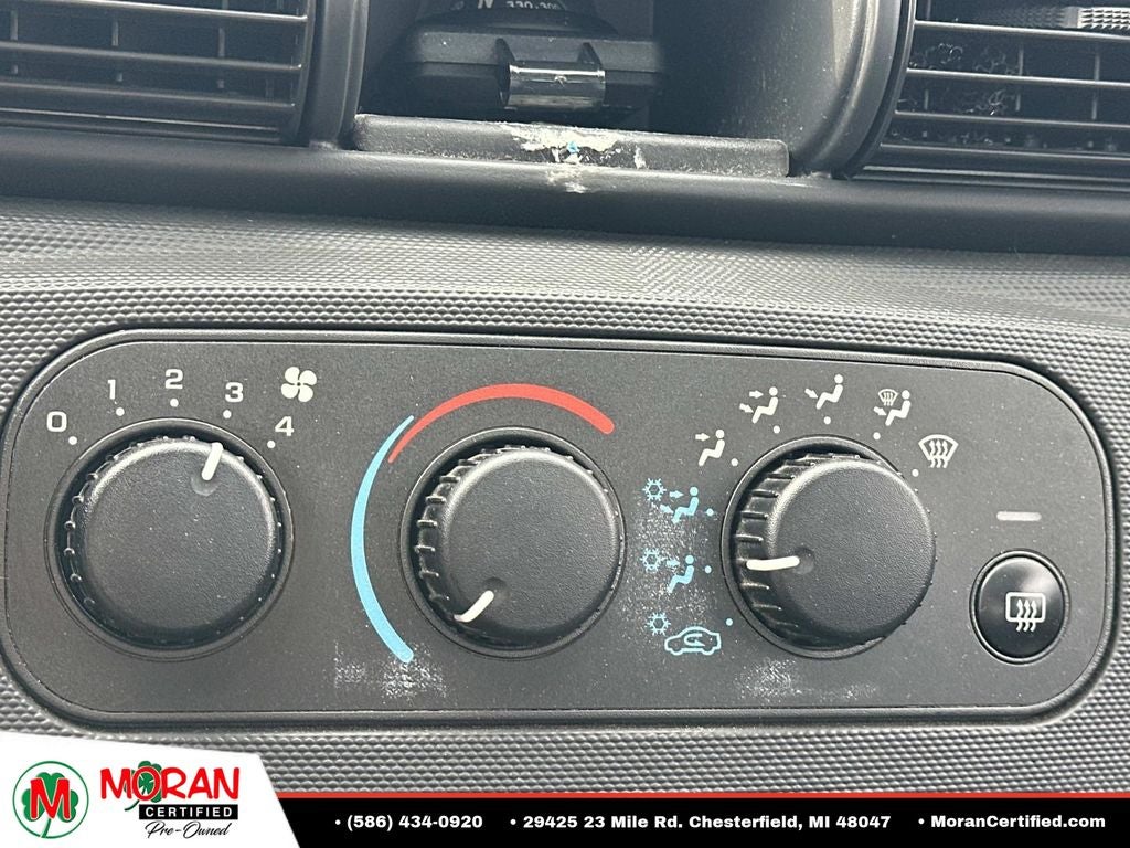 2004 Chrysler Sebring Base