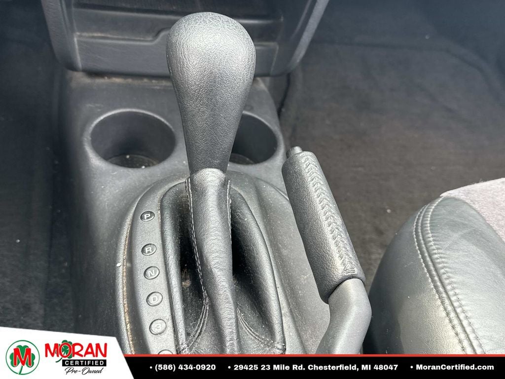 2004 Chrysler Sebring Base
