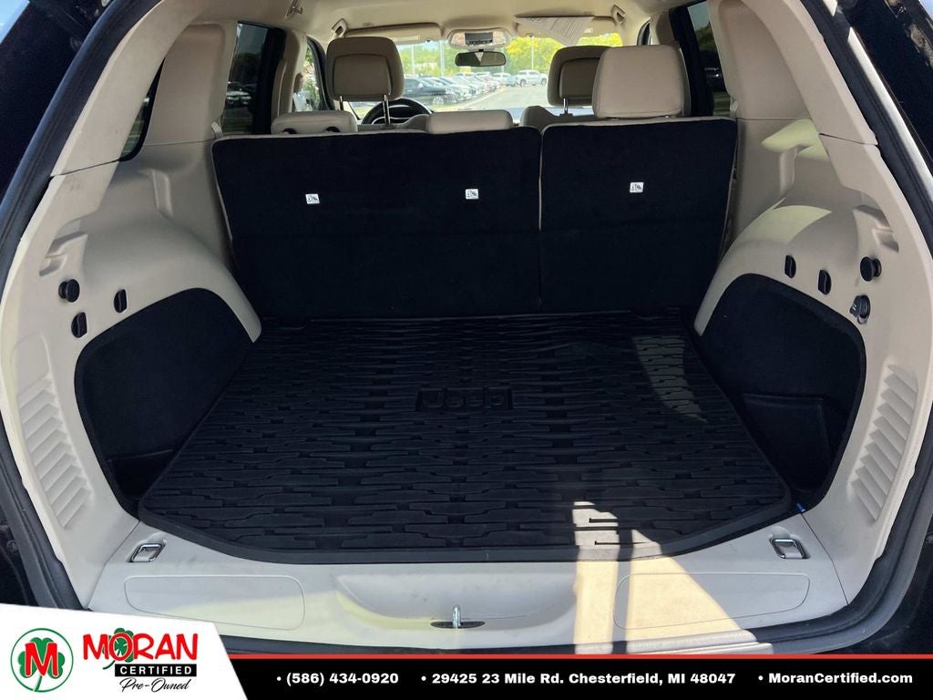 2019 Jeep Grand Cherokee Laredo E