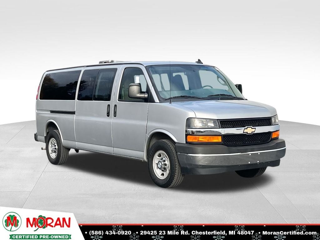 2017 Chevrolet Express 3500 LT Passenger