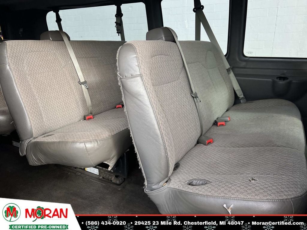 2017 Chevrolet Express 3500 LT Passenger