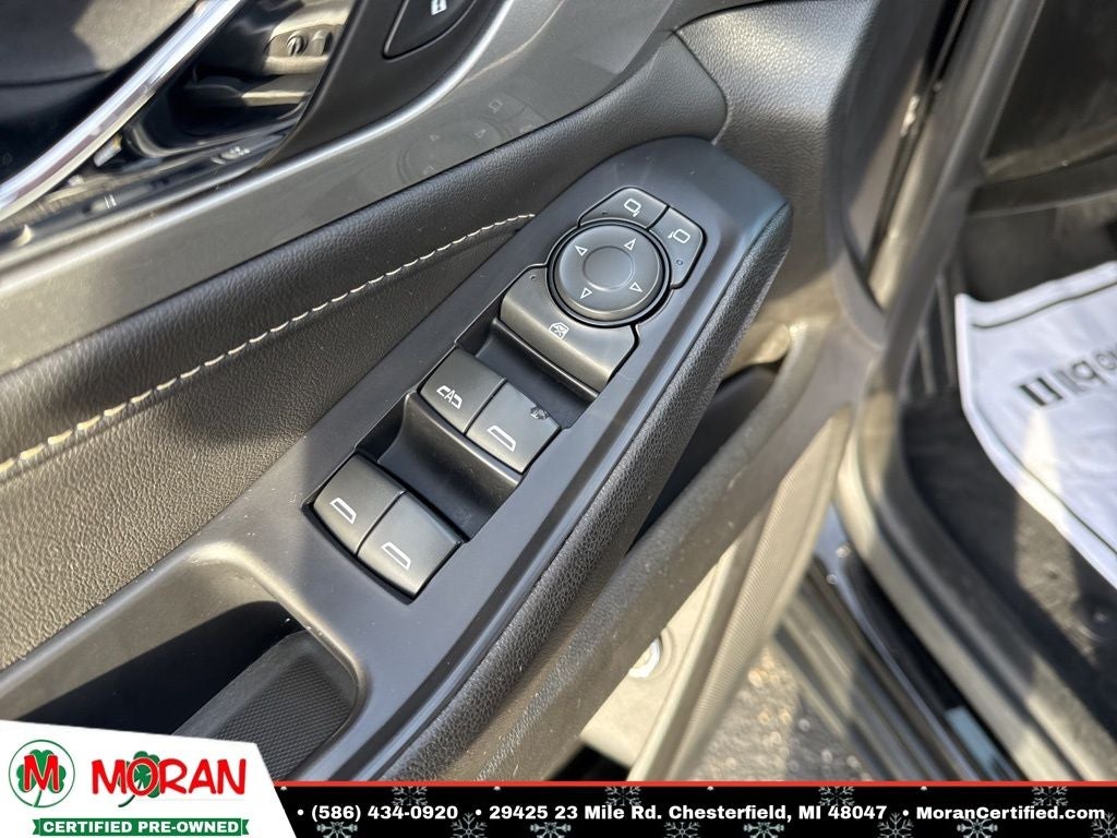 2022 Chevrolet Traverse LT Leather