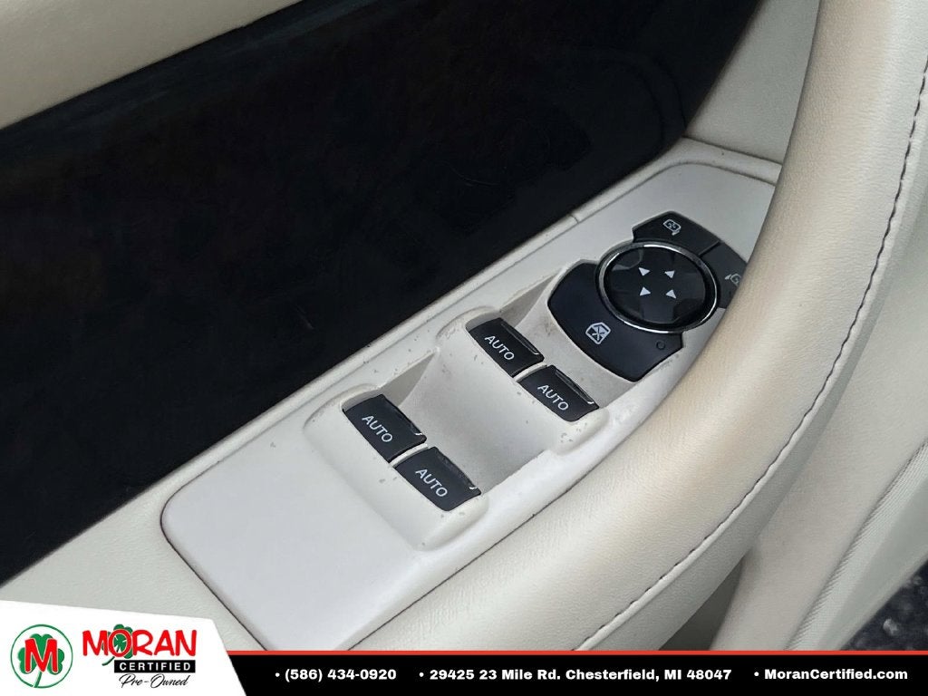 2015 Lincoln MKS Base