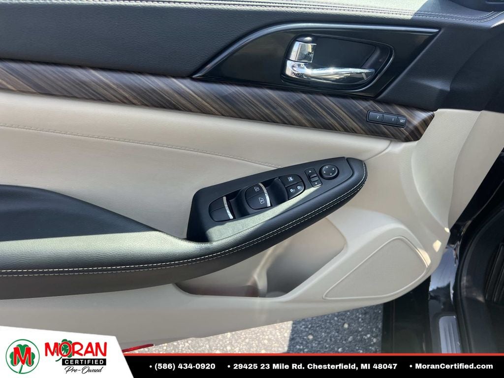 2017 Nissan Maxima Platinum