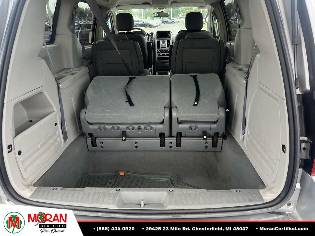 2009 Chrysler Town & Country LX
