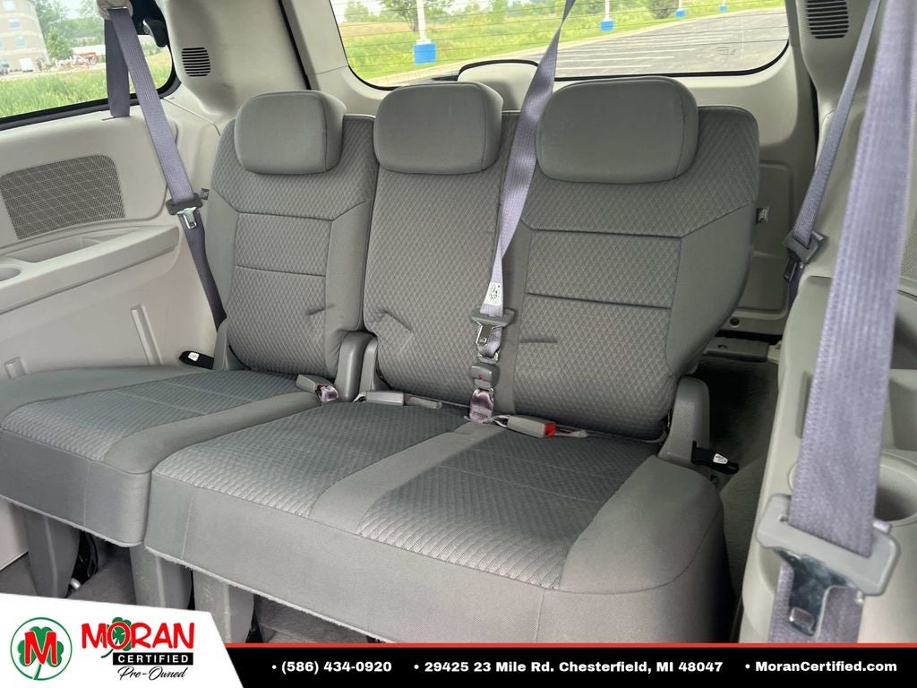 2009 Chrysler Town & Country LX