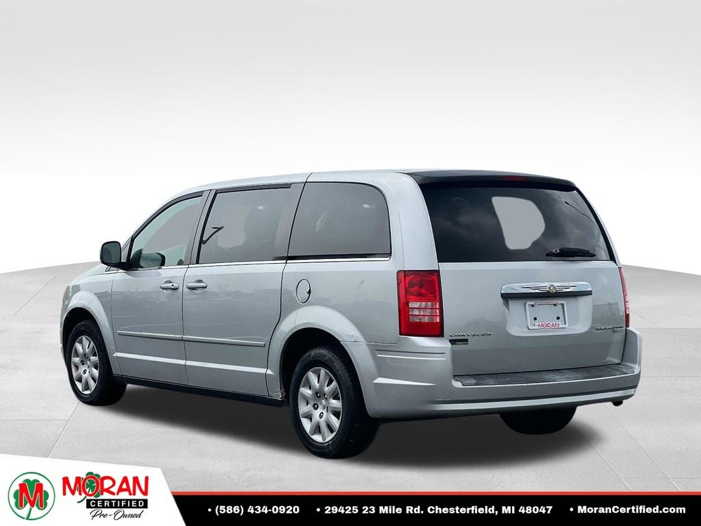 2009 Chrysler Town & Country LX