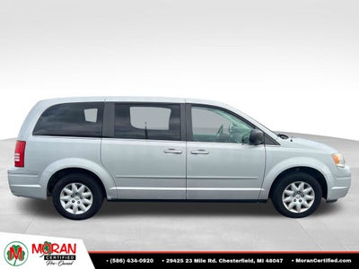 2009 Chrysler Town & Country LX