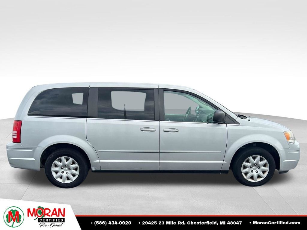 2009 Chrysler Town & Country LX