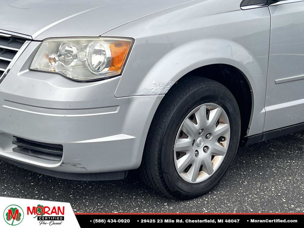 2009 Chrysler Town & Country LX