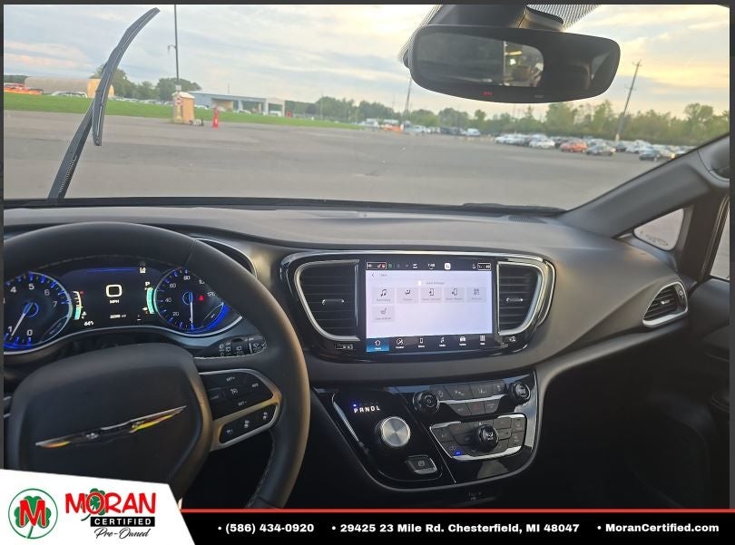 2026 Chrysler Pacifica Select