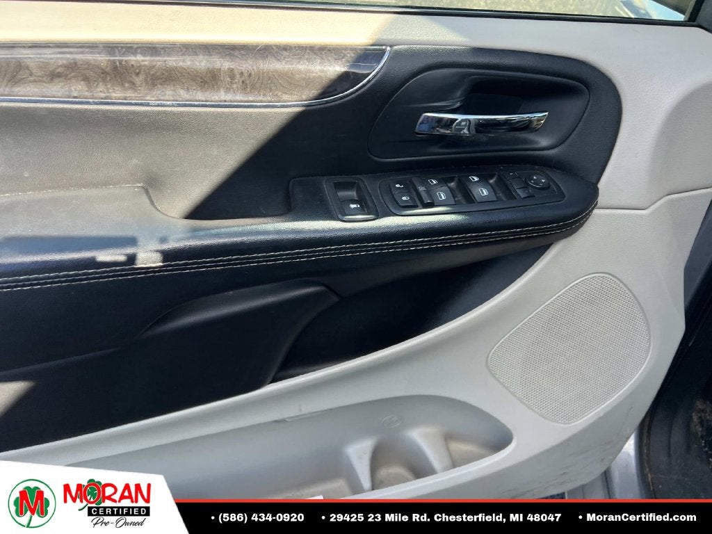 2014 Chrysler Town & Country Touring