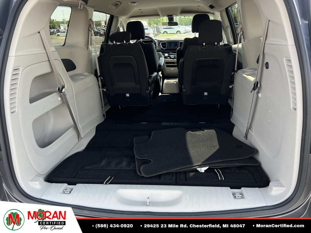2020 Chrysler Voyager LX