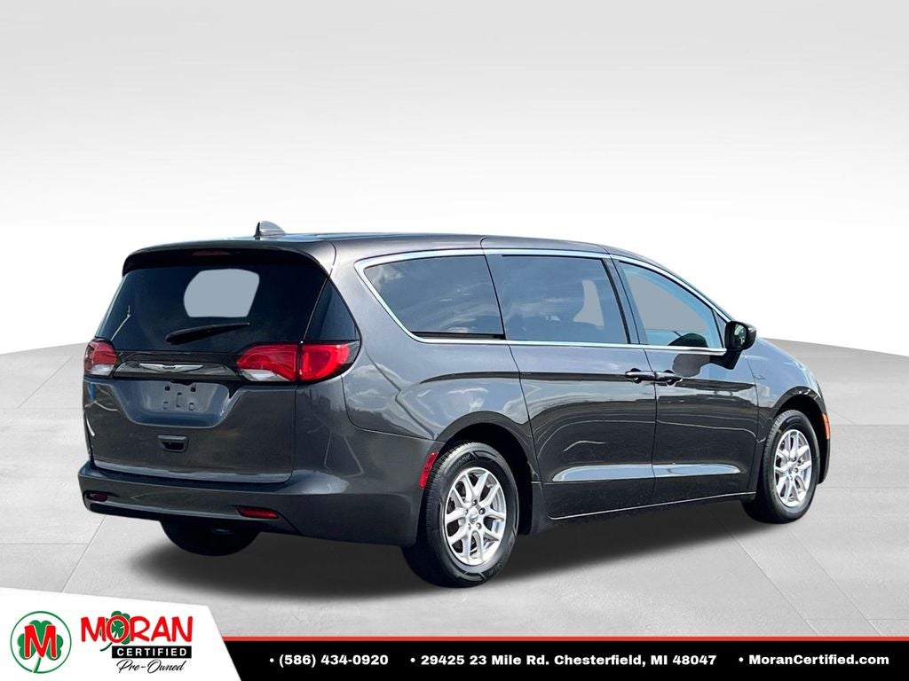 2020 Chrysler Voyager LX