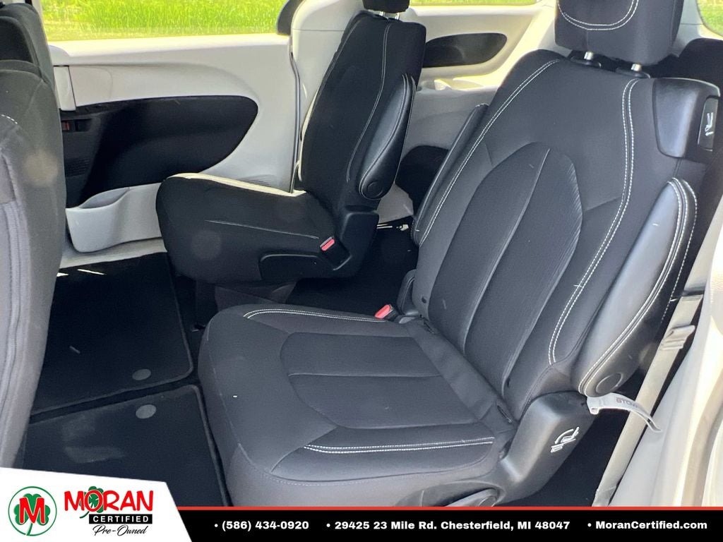 2021 Chrysler Voyager LX