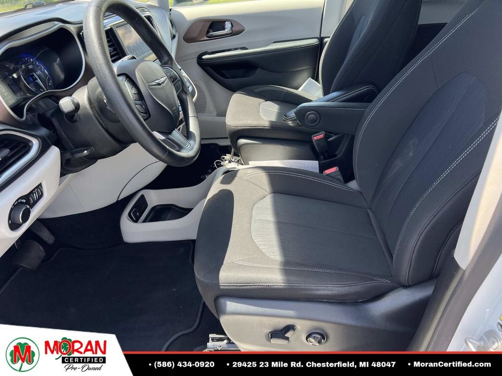 2021 Chrysler Voyager LX