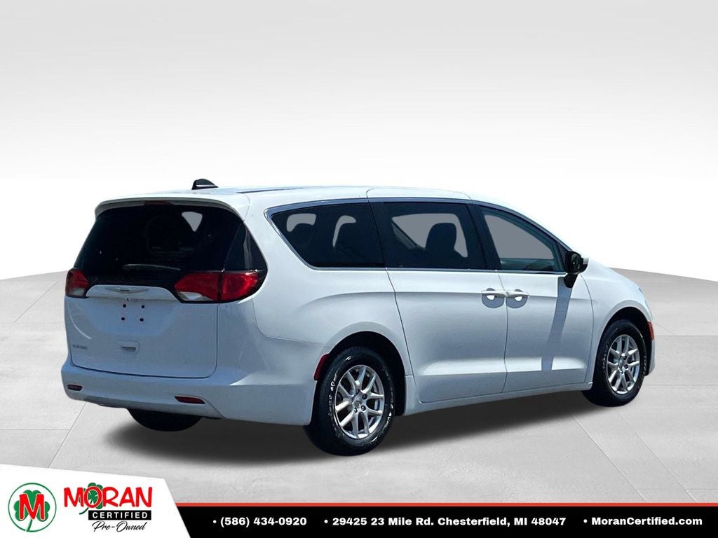 2021 Chrysler Voyager LX
