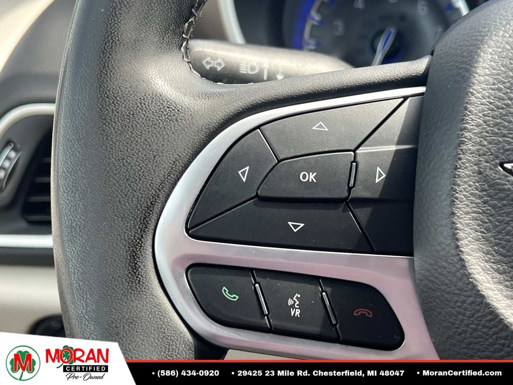 2022 Chrysler Voyager LX