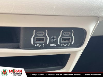 2022 Chrysler Voyager LX