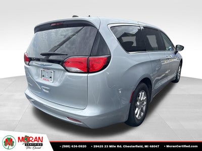 2022 Chrysler Voyager LX