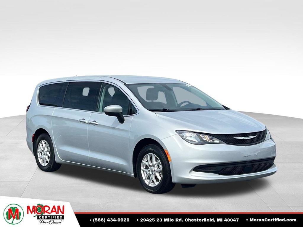 2022 Chrysler Voyager LX