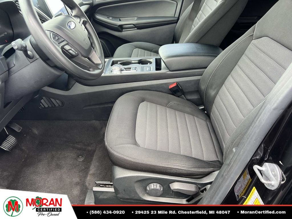 2022 Ford Edge SE