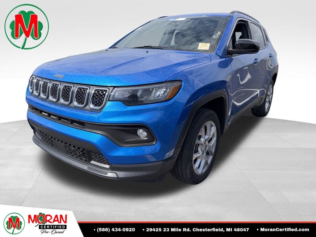 2023 Jeep Compass Latitude Lux 4X4's photo