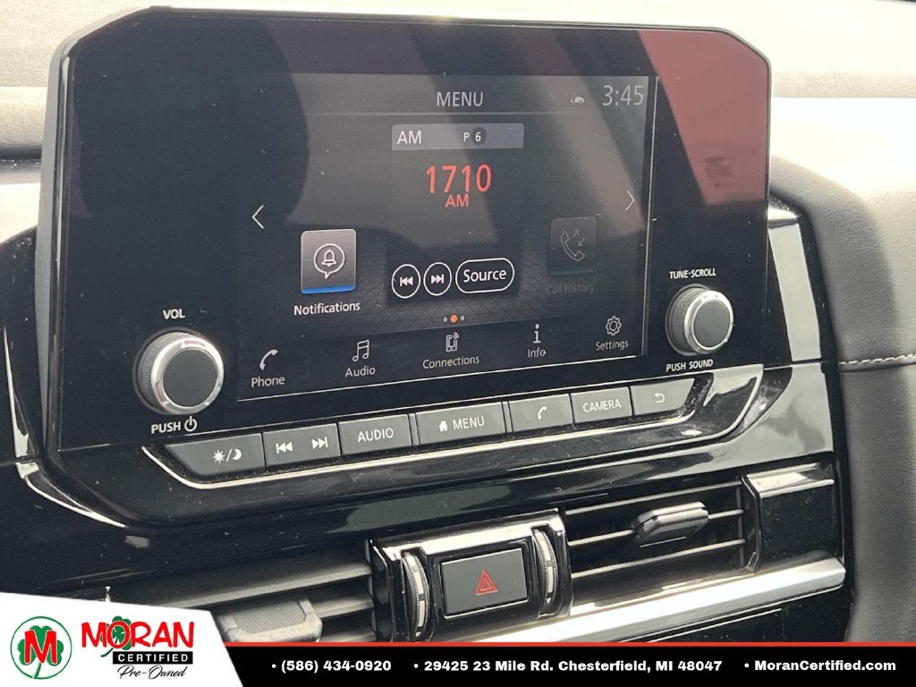 2025 Nissan Pathfinder SV