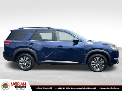 2025 Nissan Pathfinder SV