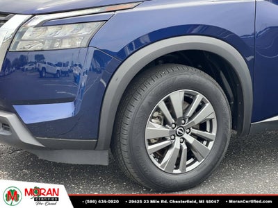 2025 Nissan Pathfinder SV