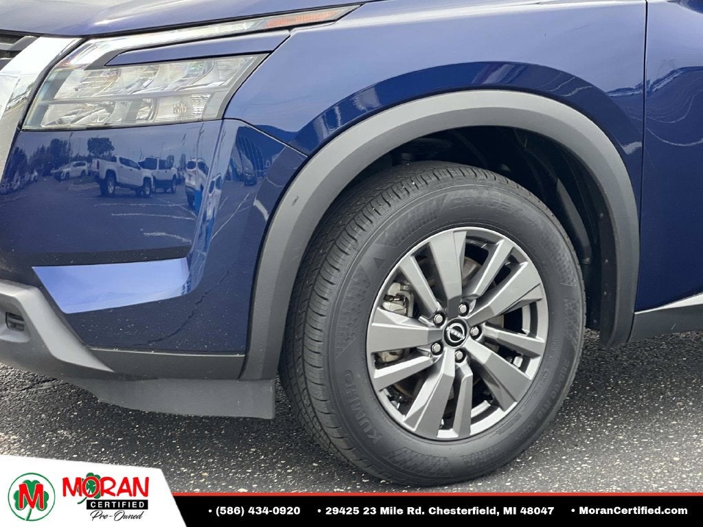 2025 Nissan Pathfinder SV