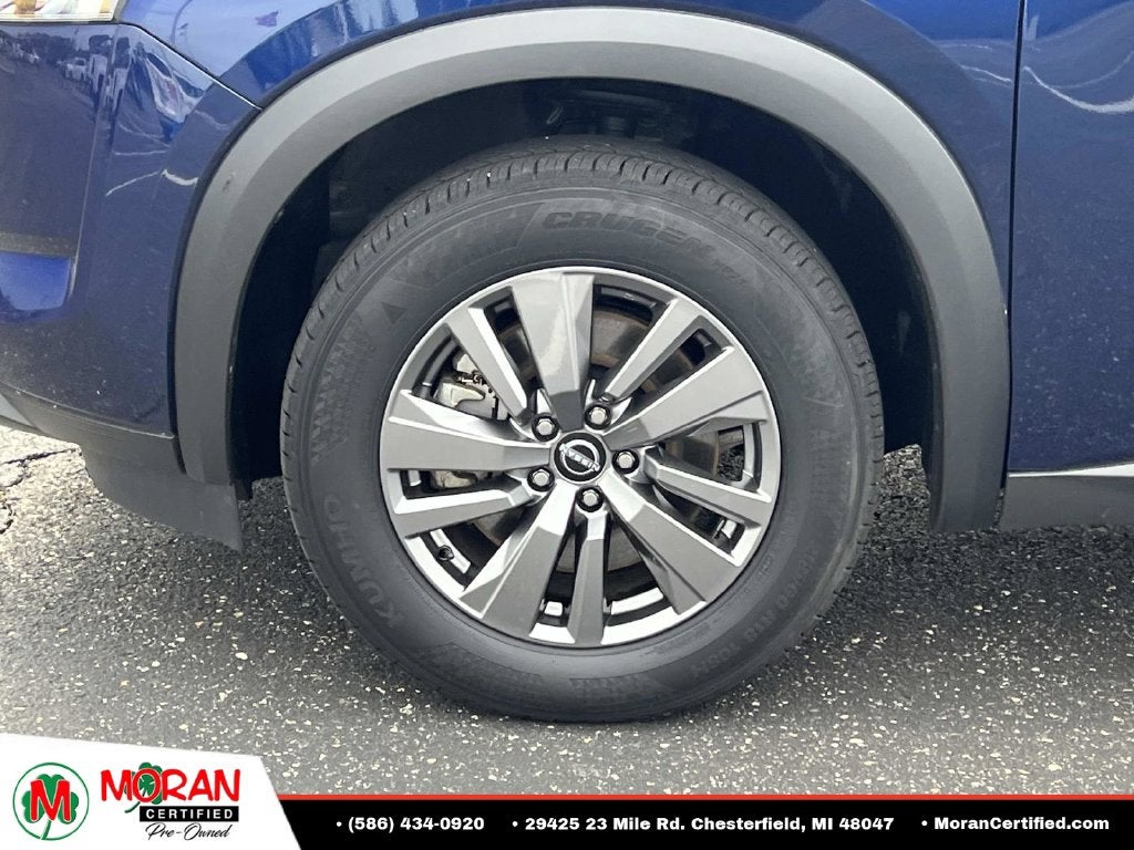 2025 Nissan Pathfinder SV