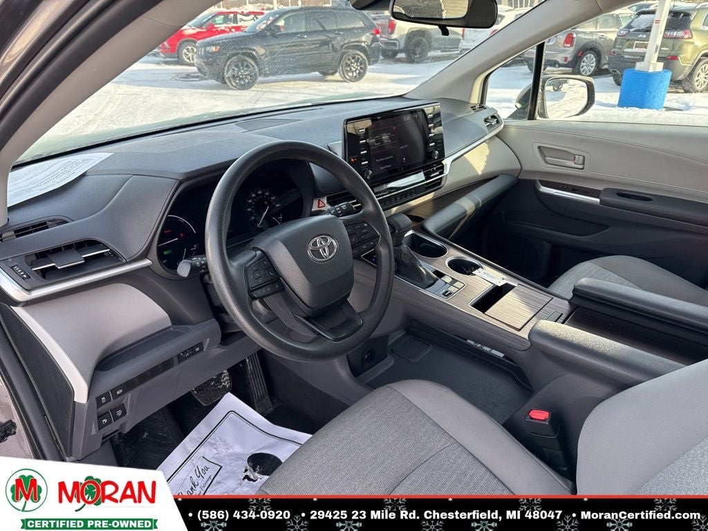 2024 Toyota Sienna LE 8 Passenger