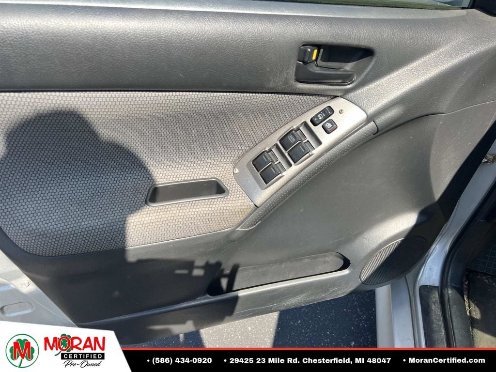 2008 Pontiac Vibe Base