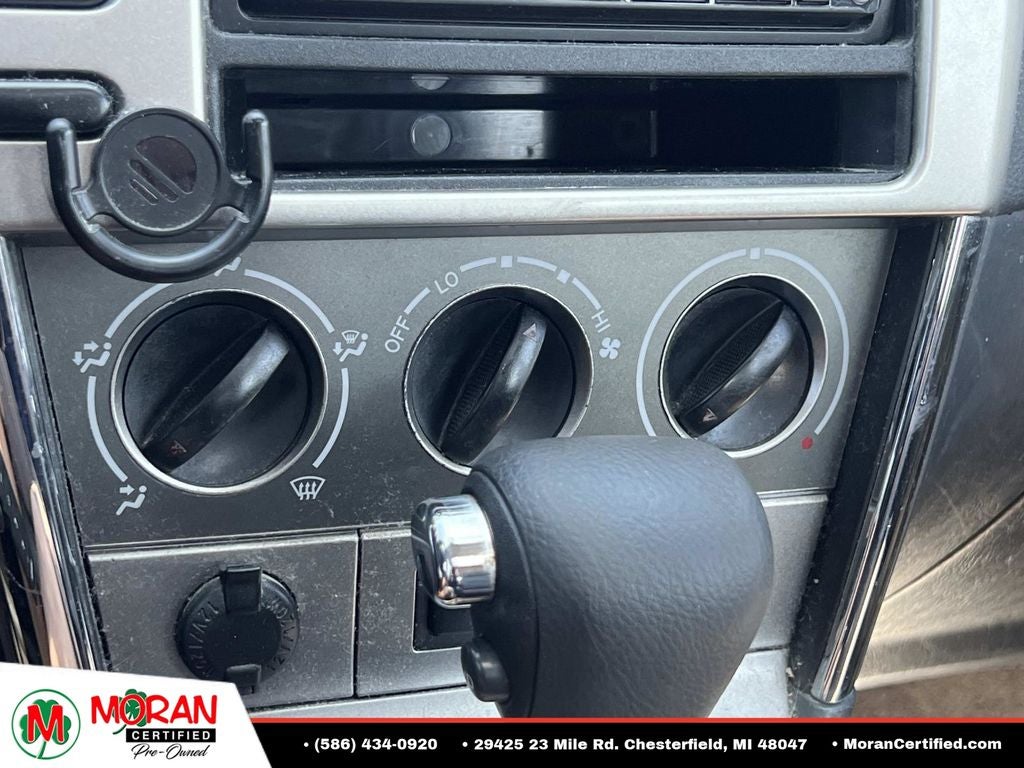 2008 Pontiac Vibe Base