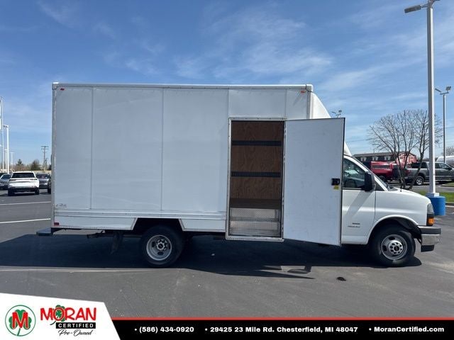 2023 GMC Savana Cutaway 4500 4500 Van