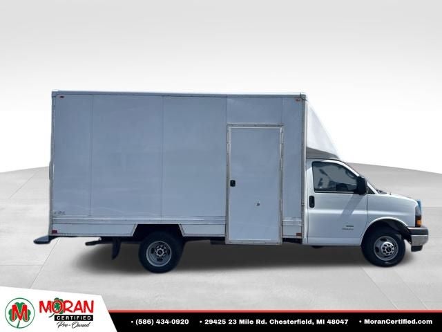 2023 GMC Savana Cutaway 4500 4500 Van