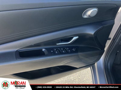 2023 Hyundai Elantra SE