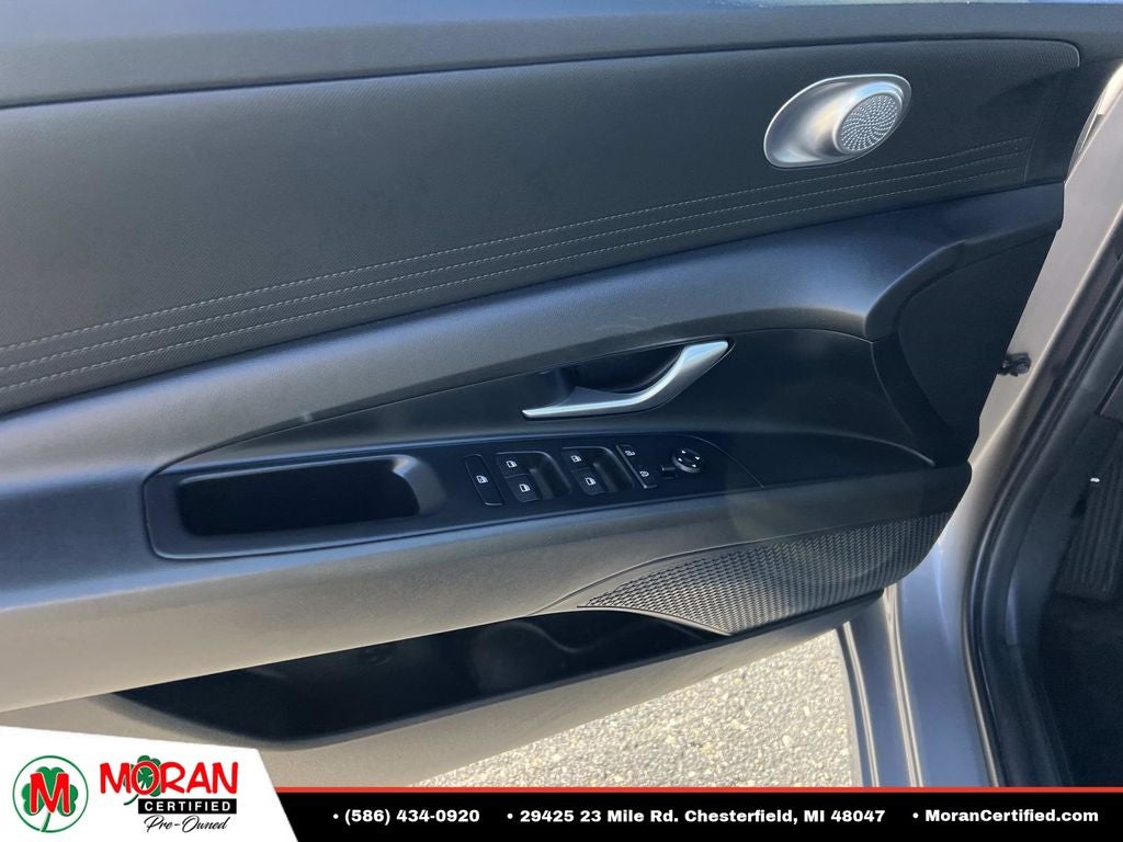 2023 Hyundai Elantra SE