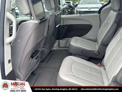 2017 Chrysler Pacifica Touring-L Plus