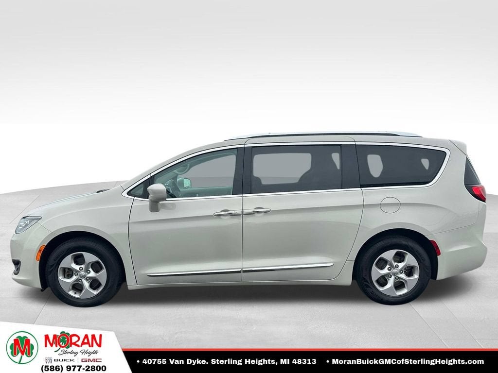 2017 Chrysler Pacifica Touring-L Plus