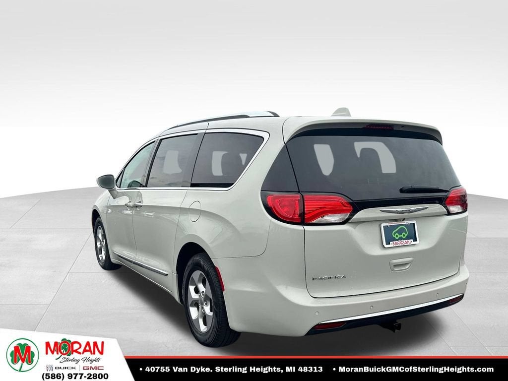 2017 Chrysler Pacifica Touring-L Plus