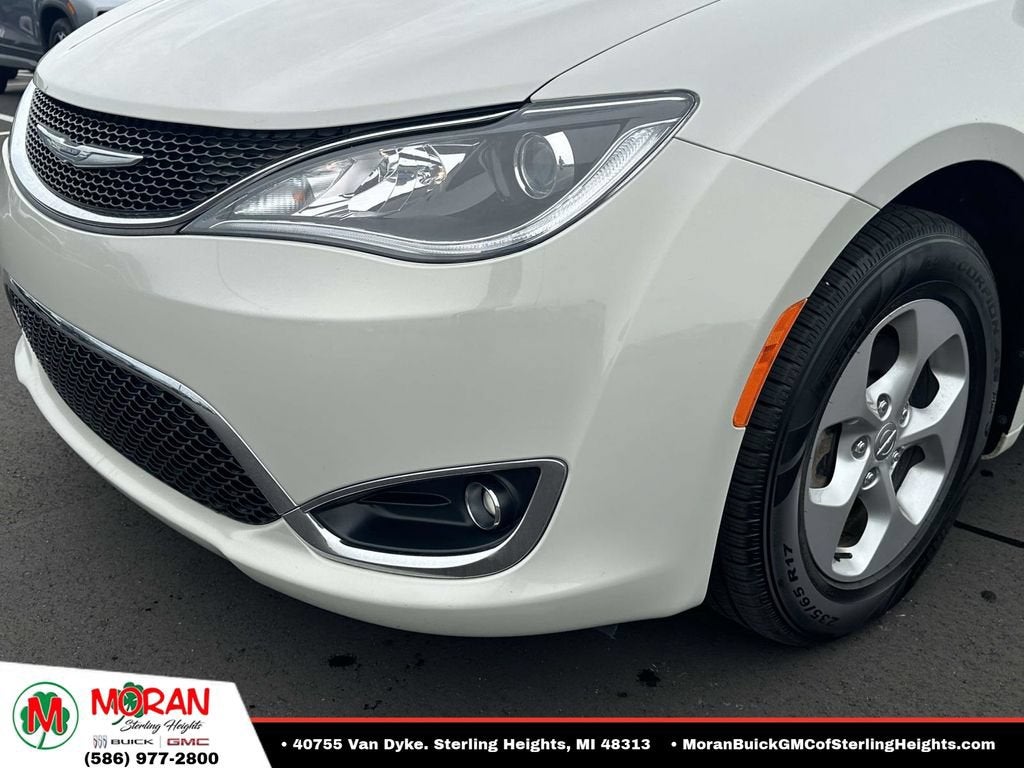 2017 Chrysler Pacifica Touring-L Plus