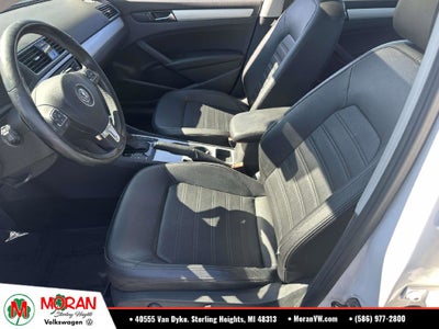 2013 Volkswagen Passat V6 SE w/Sunroof