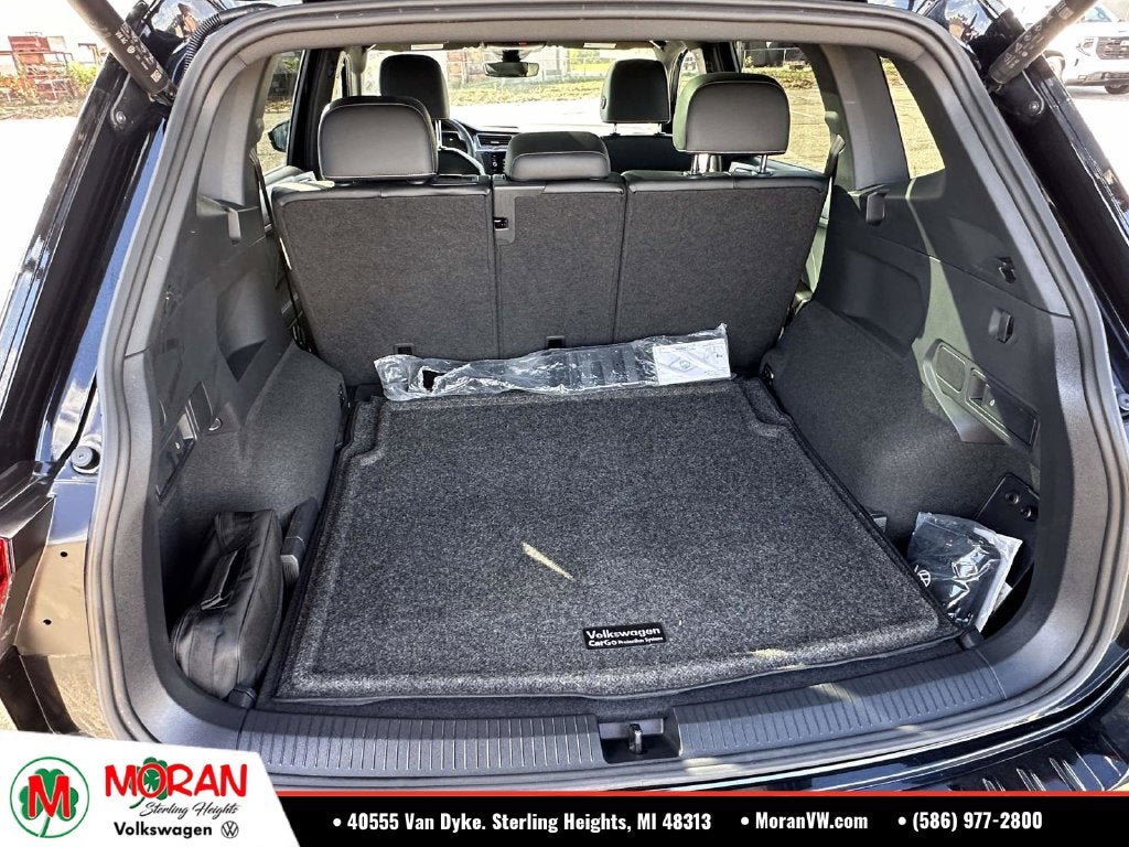 2024 Volkswagen Tiguan 2.0T SE R-Line Black